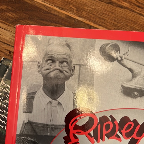 Ripley’s believe it or not book soft binding by Scholastic fun gift! - Picture 4 of 5